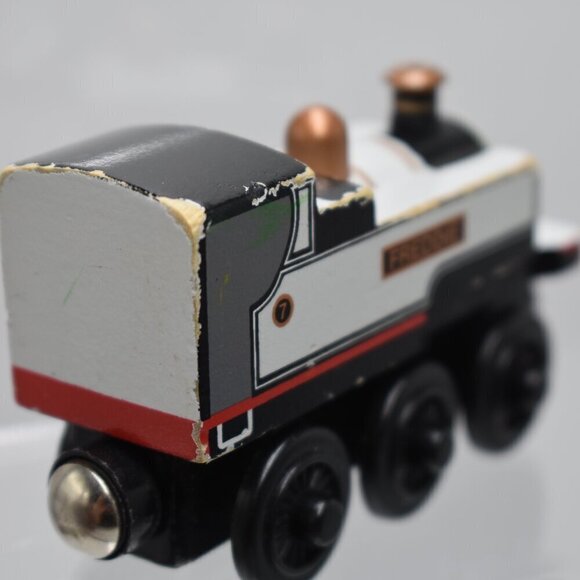 2003 Fearless Freddie Pink Cheeks Thomas & Friends Wooden Railway Train Engine - Picture 10 of 11
